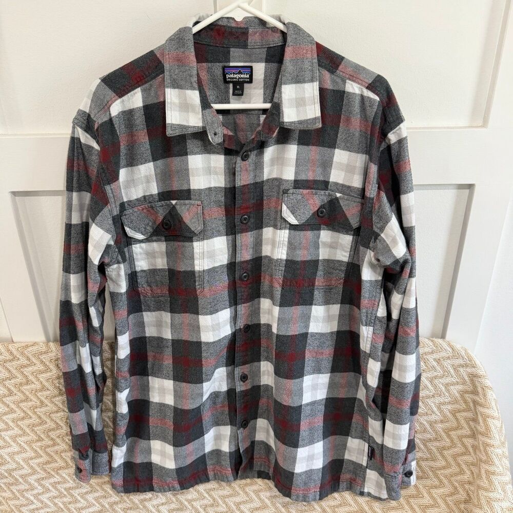 Patagonia Men's Long-Sleeved Organic Cotton Midweight Fjord Flannel Shirt